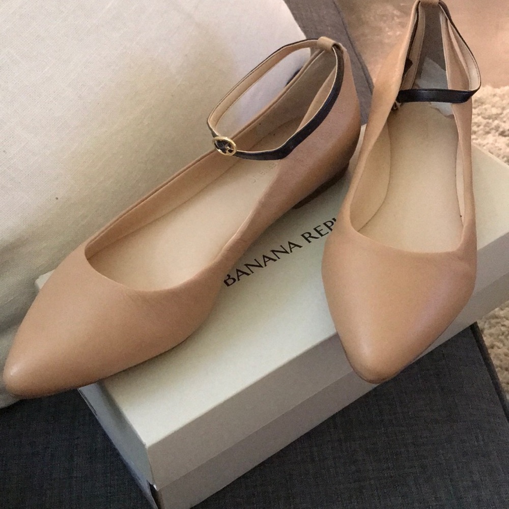 Banana Republic Allegra Flats